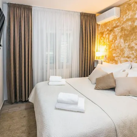 Peaceful Dream Near Split With Heated Pool 빌라