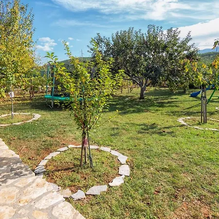 Peaceful Dream Near Split With Heated Pool
