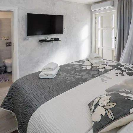 Peaceful Dream Near Split With Heated Pool 빌라
