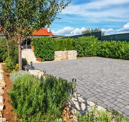 빌라 Peaceful Dream Near Split With Heated Pool
