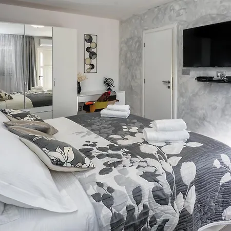 Peaceful Dream Near Split With Heated Pool 빌라 *