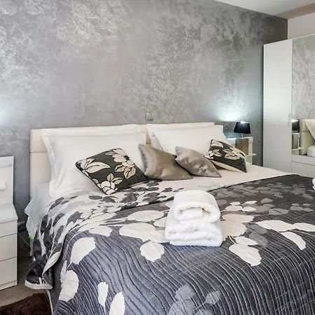 Peaceful Dream Near Split With Heated Pool 빌라