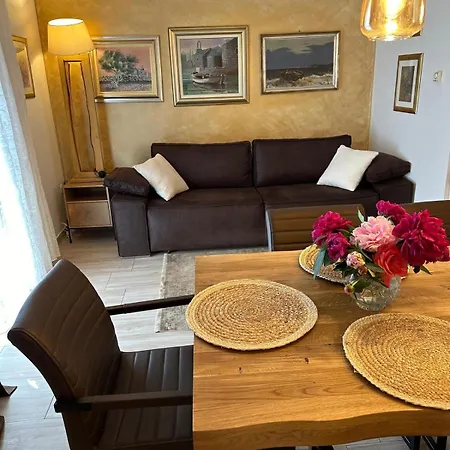 Peaceful Dream Near Split With Heated Pool 빌라 *