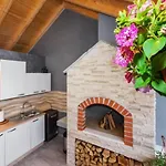 Peaceful Dream Near Split With Heated Pool *