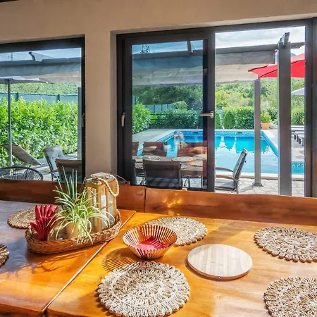 Vila Peaceful Dream Near Split With Heated Pool