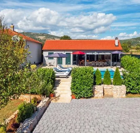 Peaceful Dream Near Split With Heated Pool Ercegovci